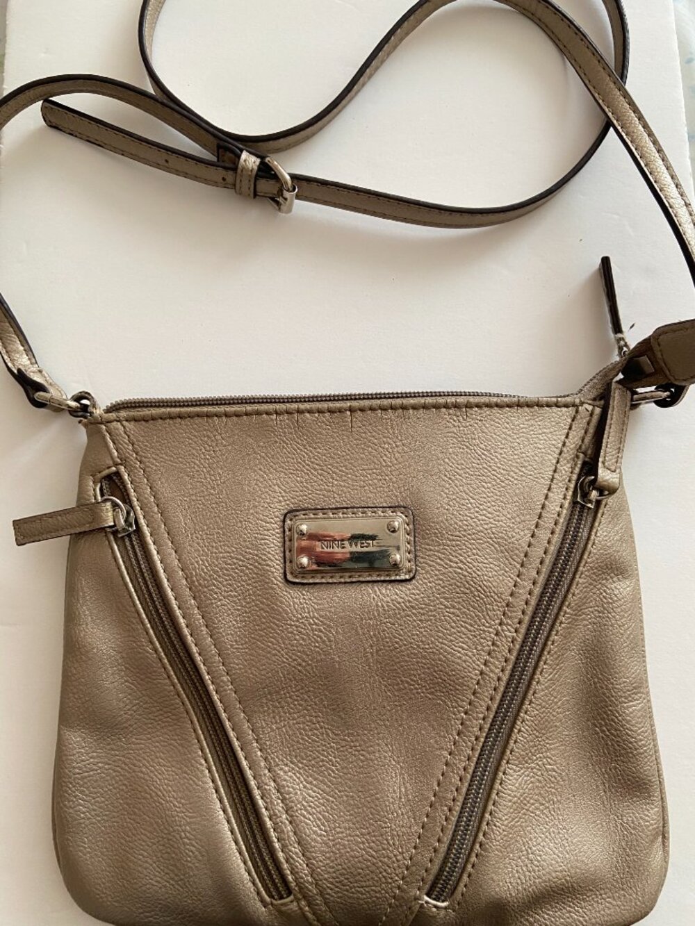 Nine West Gold Tone Metallic Crossbody Purse Bag Front Zippers Pockets